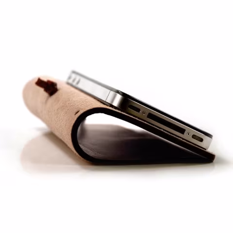 EVOUNI L52-1BK Leather Arc Cover for iPhone 4/4s